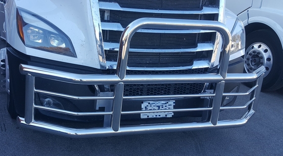 Bumper Truk Semi Gaya Baru Pabrik Dongsui Pelindung Rusa untuk Freightliner Cascadia Volvo International Prostar Kenworth Peterbilt Mack Pinnacle