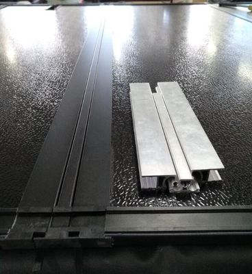 Produsen OEM Grosir Aluminium Tri Lipat Truk Bed Cover 10 Menit Instalasi Mudah Untuk Hilux Revo
