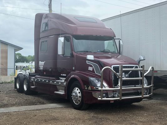 Pabrik Dongsui Gaya Baru yang Tangguh Harga Asli Semi Truk Bumper Pelindung Rusa Untuk Freightliner Cascadia Volvo International Prostar Kenworth Peterbilt Mack Pinnacle