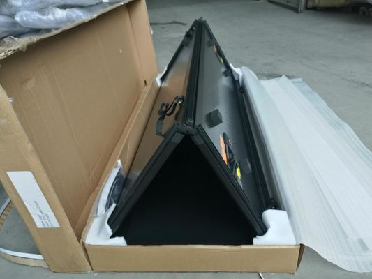 4X4 Aksesoris Mobil Keras Tri Lipat Tonneau Bed Cover Untuk Nissan Navara NP300