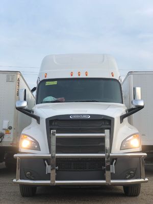 Dongsui Factory Tough Semi Truck Bumper Deer Guards For  Freightliner Cascadia Volvo International Prostar Kenworth  Peterbilt  Mack Pinnacle