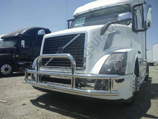 Pabrik Dongsui bergaya klasik dan berkualitas tinggi Semi Truck Bumper Deer Guard Untuk Freightliner Cascadia For Volvo International Prostar Kenworth Peterbilt Mack Pinnacle